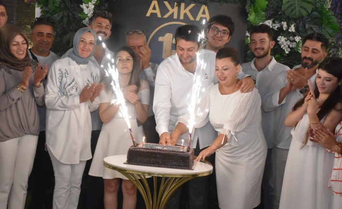 Akka emin adımlarla ilerliyor